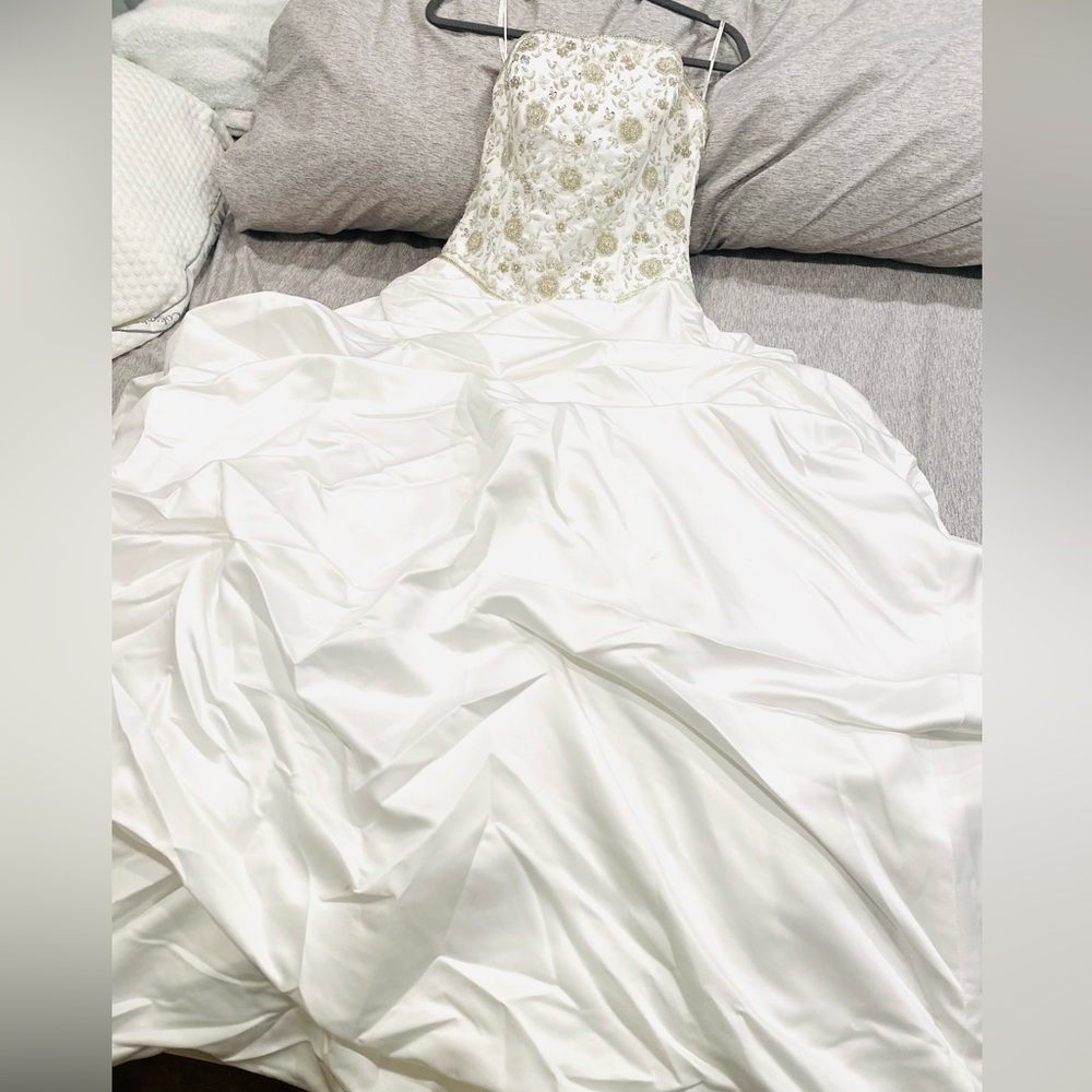 Demitrios Wedding Gown Size 8